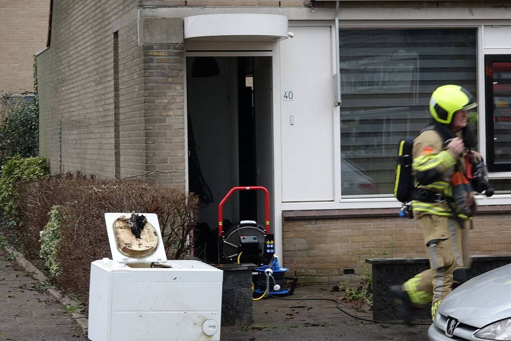 Droger vliegt in brand in woning