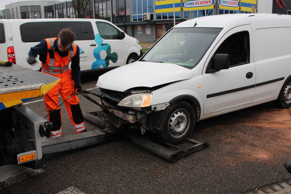 Flinke schade bij ongeval op kruising