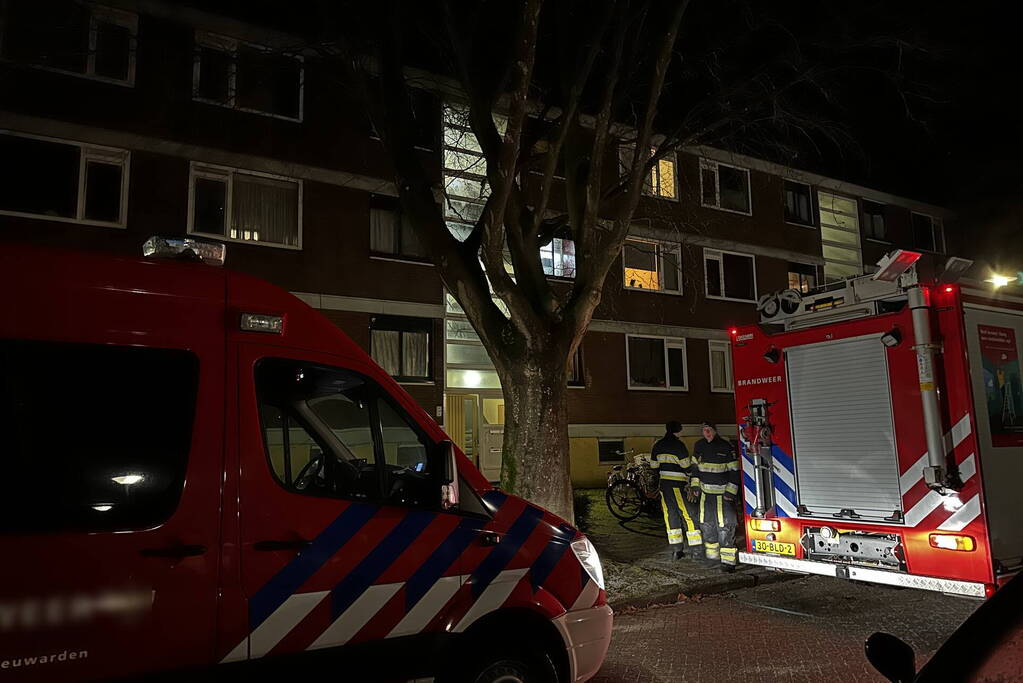 Brandweer wekt bewoner nadat brandalarm af gaat