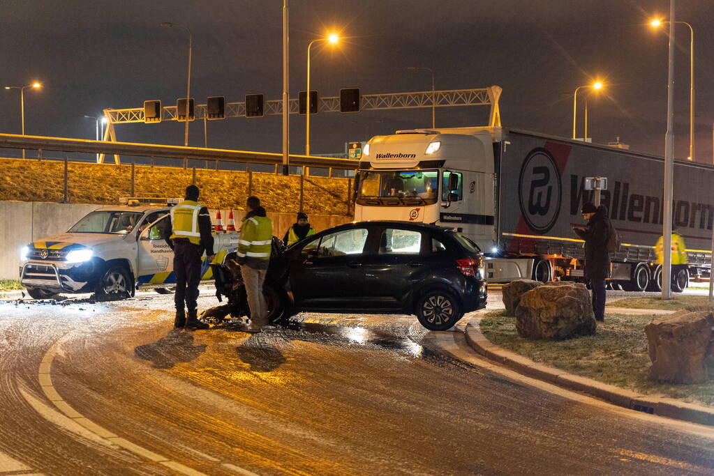 Handhavers betrokken bij ongeval door gladheid