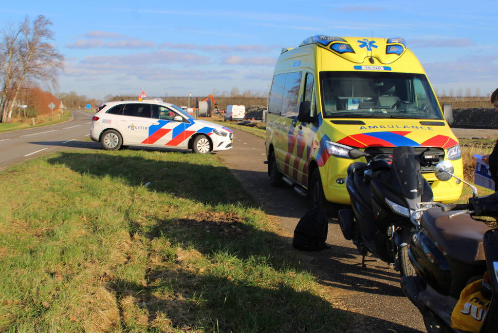 Scooterrijder gewond bij frontale aanrijding