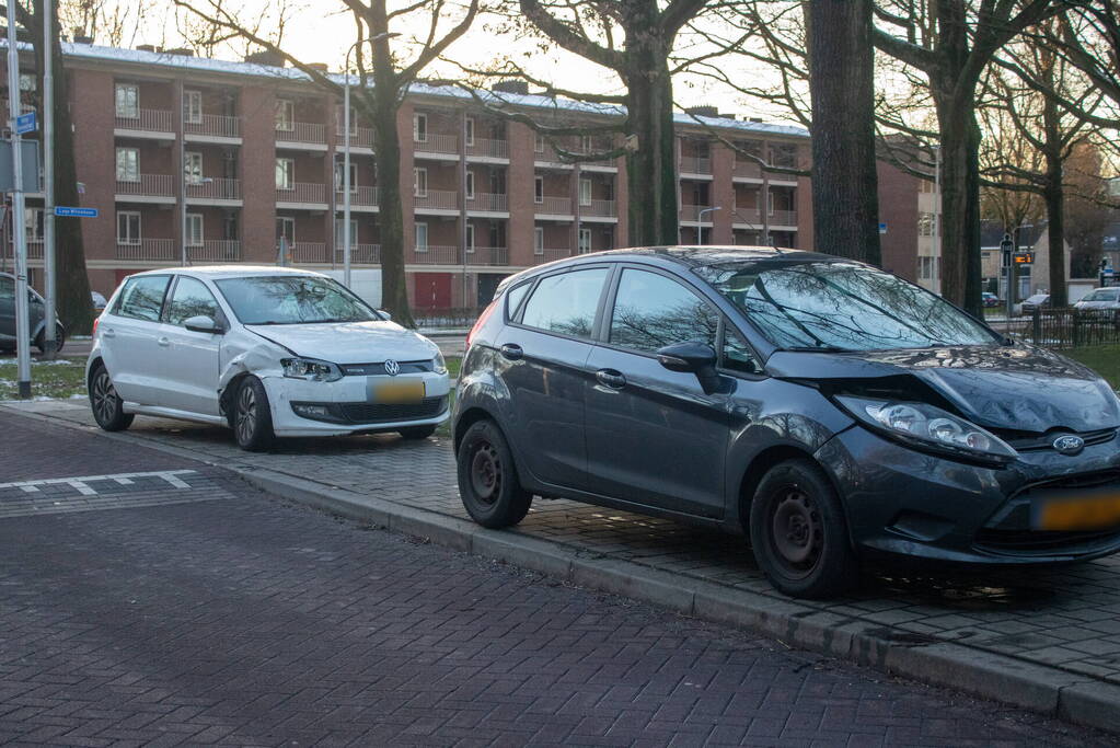 Fikse schade bij aanrijding tussen twee voertuigen