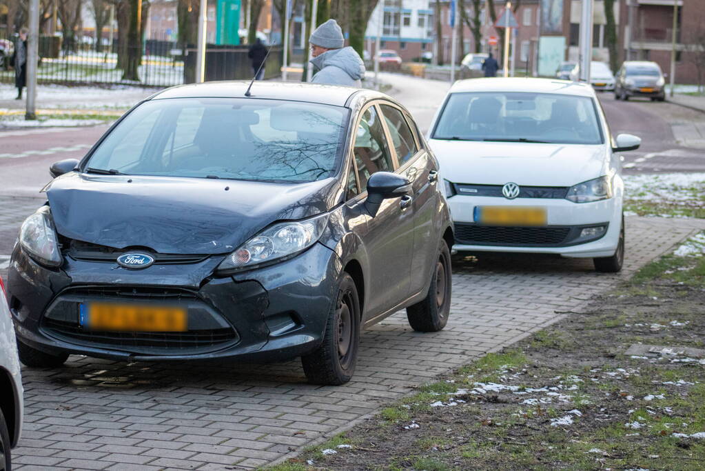 Fikse schade bij aanrijding tussen twee voertuigen