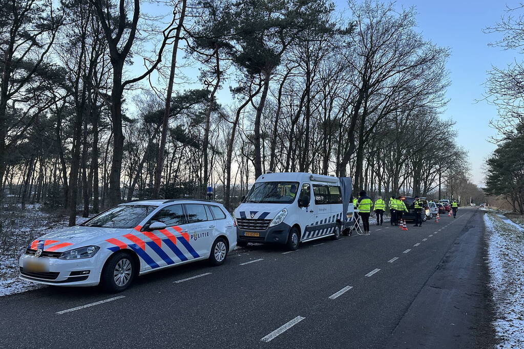 Grote politiecontrole bij Camping Bakel