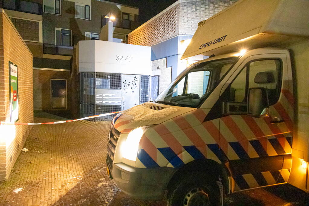 Overleden kind aangetroffen in woning