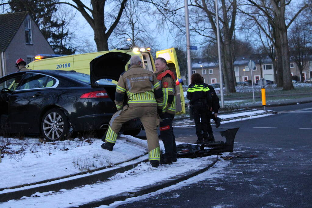 Gewonden bij ongeval op rotonde