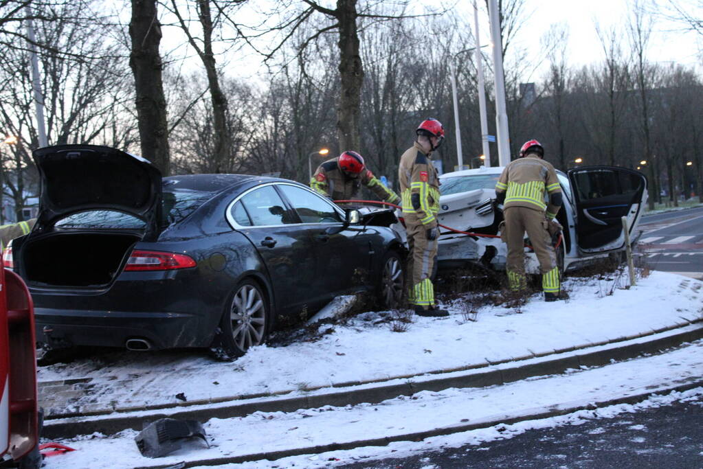 Gewonden bij ongeval op rotonde