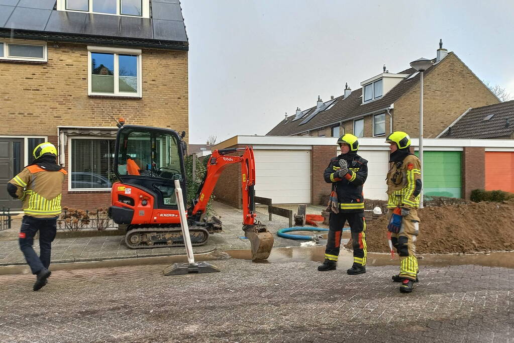 Gas en waterleidingbreuk zorgen voor gevaarlijke situatie