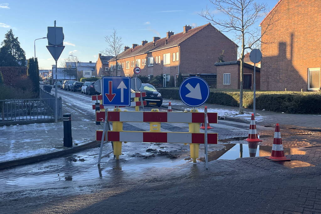 Straat afgezet vanwege waterleidingbreuk