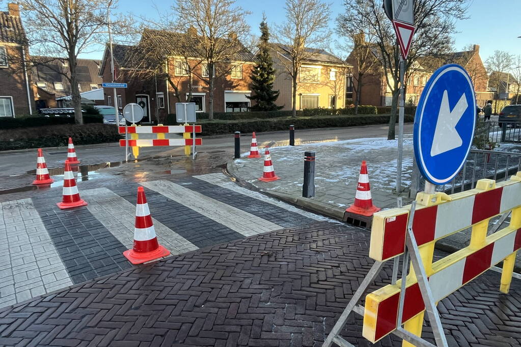 Straat afgezet vanwege waterleidingbreuk