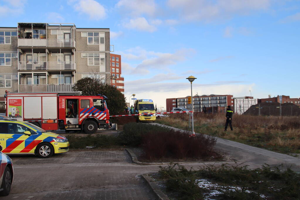 Persoon overleden na val uit raam