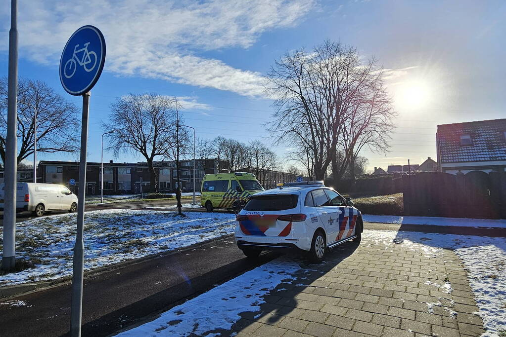 Fietser gewond bij aanrijding op rotonde