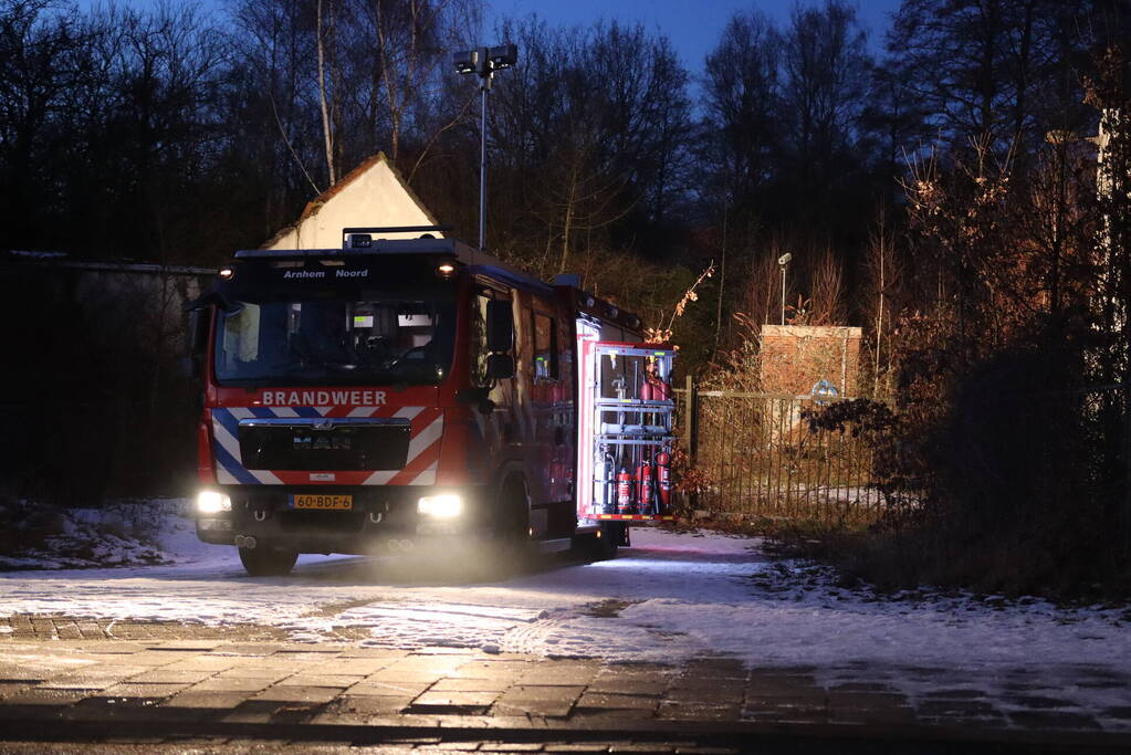 Rookontwikkeling door brand in schuur