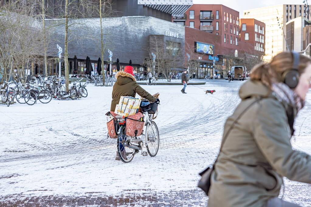 Keistad bedekt onder dun laagje sneeuw