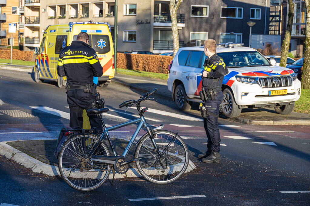 Fietser gewond bij botsing met auto