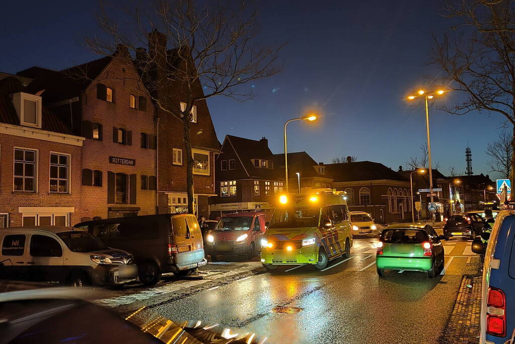 Aanrijding tussen Auto en Voetganger op Rotonde