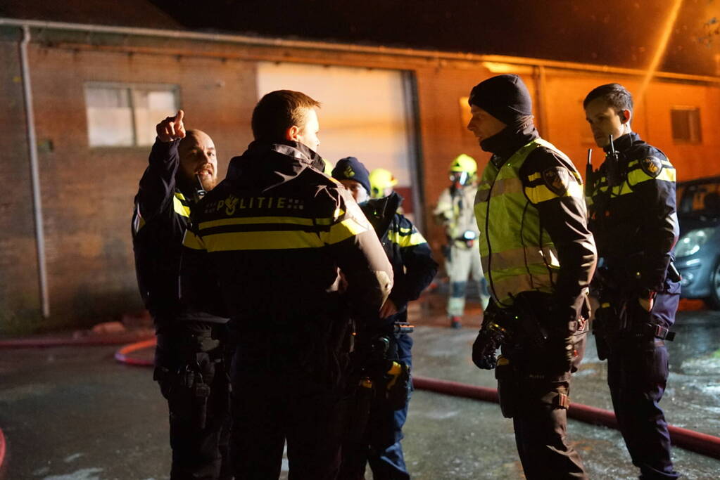 Uitslaande brand verwoest woning