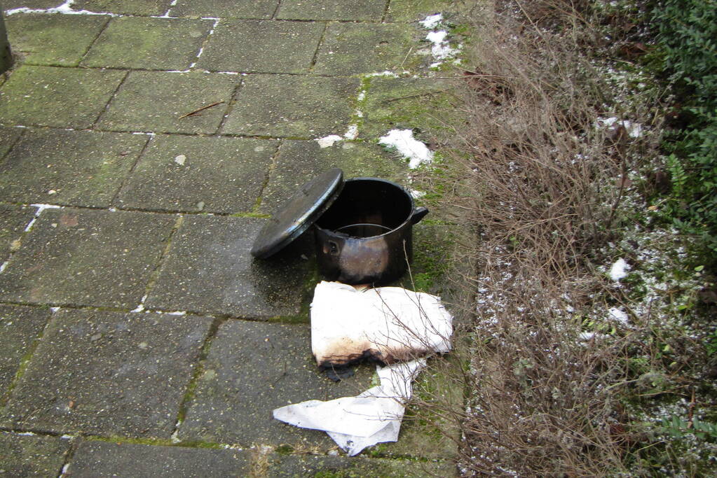 Twee personen naar ziekenhuis door vergeten pan op fornuis