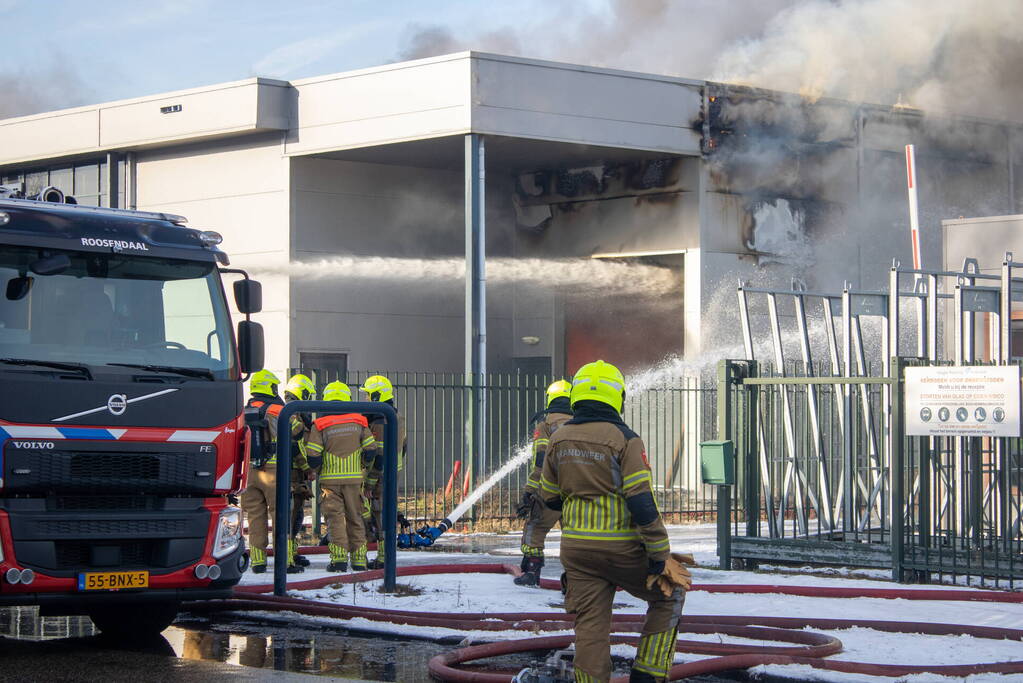 NL-alert voor grote brand in bedrijfspand