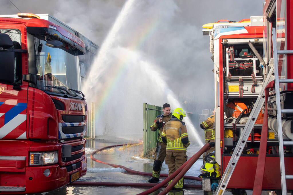 NL-alert voor grote brand in bedrijfspand