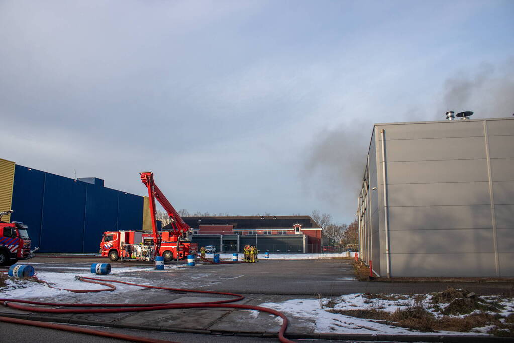 NL-alert voor grote brand in bedrijfspand