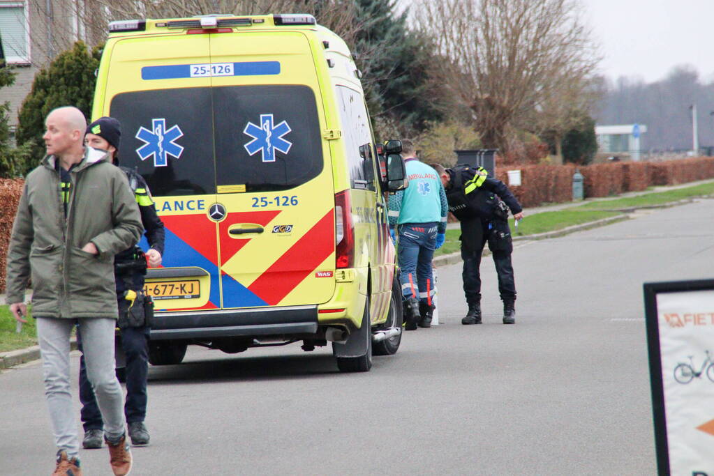 Persoon zwaargewond bij steekincident bij bed en breakfast