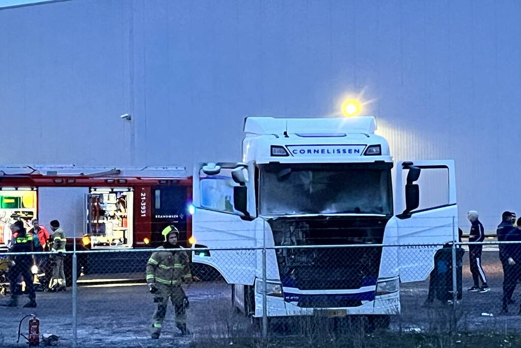 Gewonde bij brand in cabine van vrachtwagen