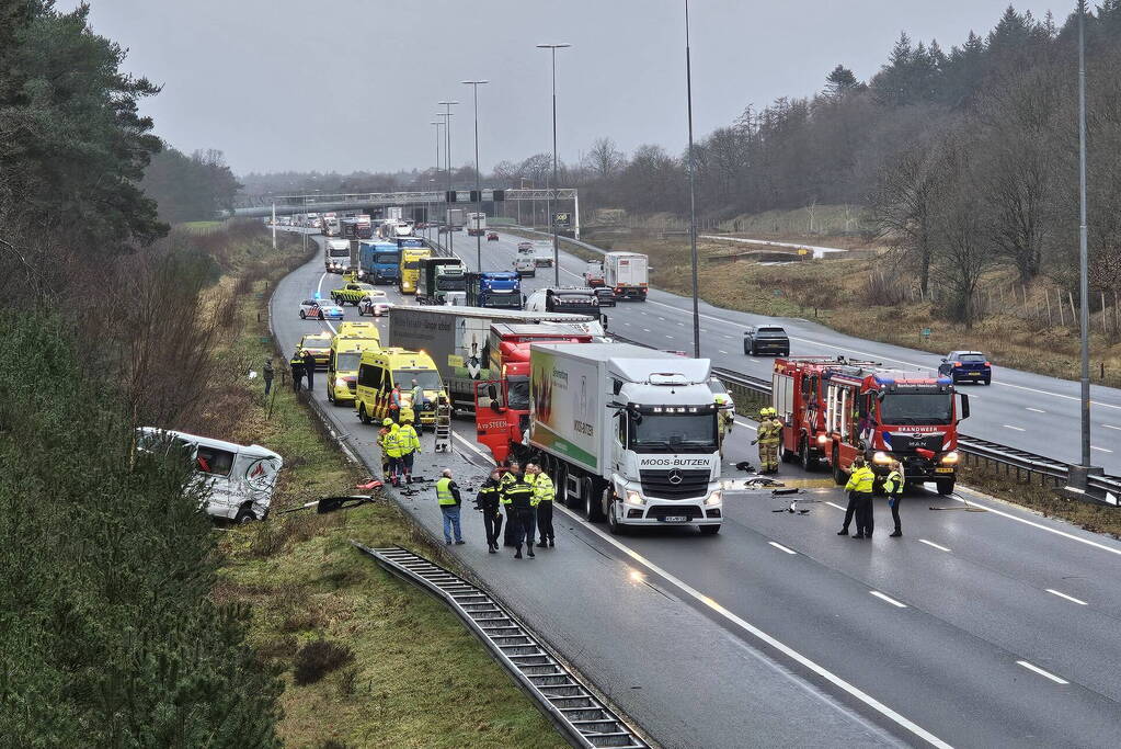 Twee vrachtwagens betrokken bij ernstig ongeval