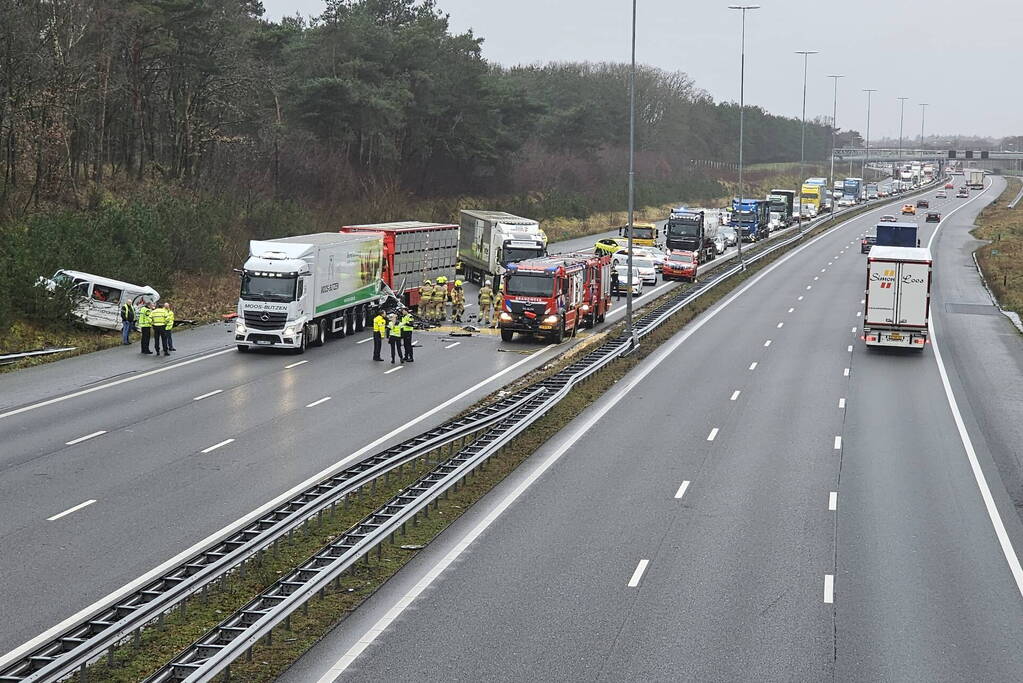 Twee vrachtwagens betrokken bij ernstig ongeval