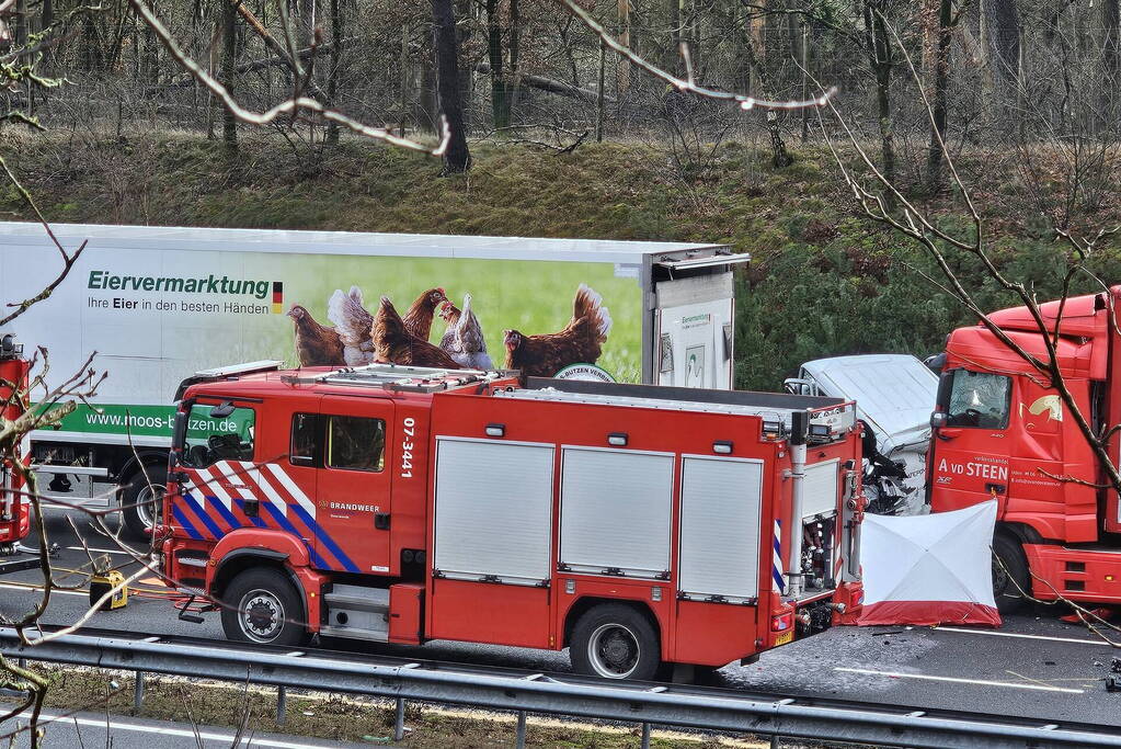 Twee vrachtwagens betrokken bij ernstig ongeval