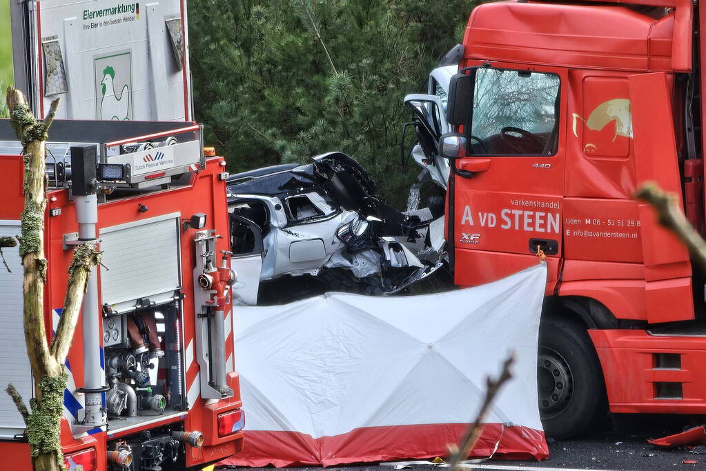 Twee vrachtwagens betrokken bij ernstig ongeval