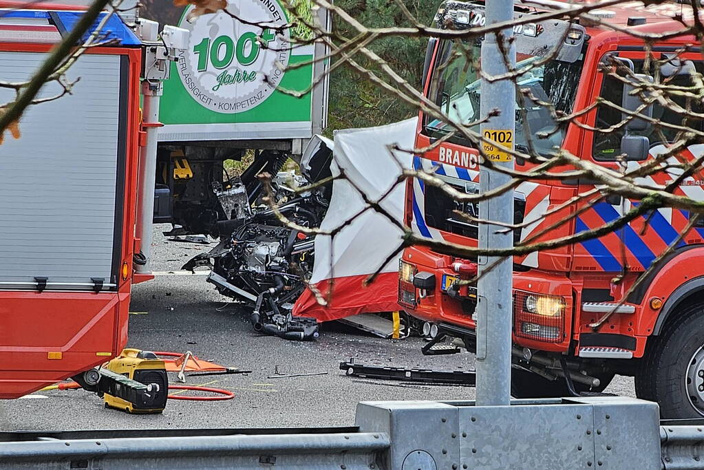 Twee vrachtwagens betrokken bij ernstig ongeval