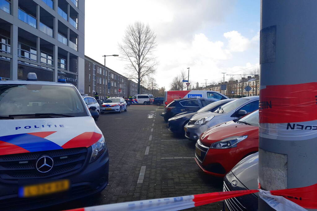 Overleden persoon aangetroffen in auto