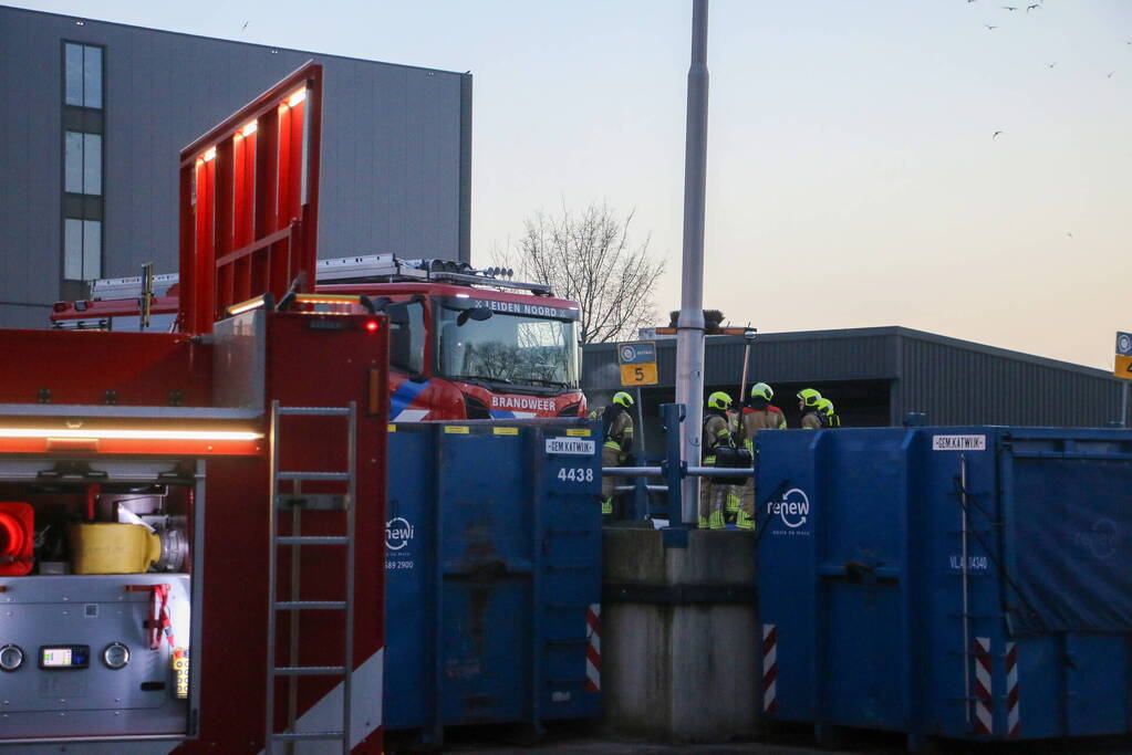 Brandweer ingezet voor brandende container in milieustraat