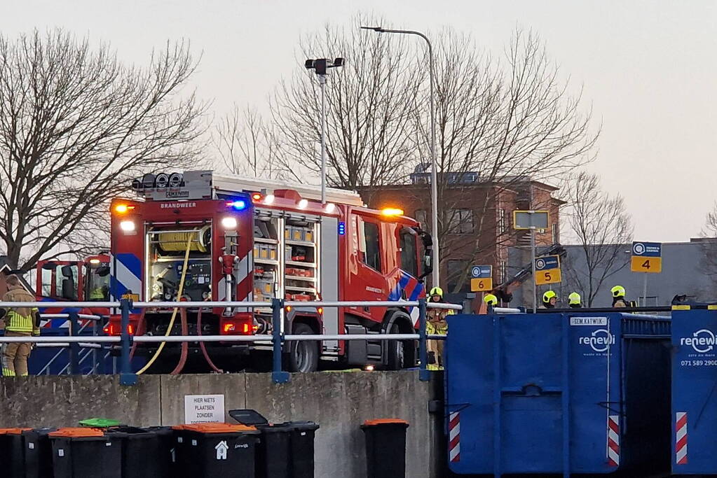 Brandweer ingezet voor brandende container in milieustraat