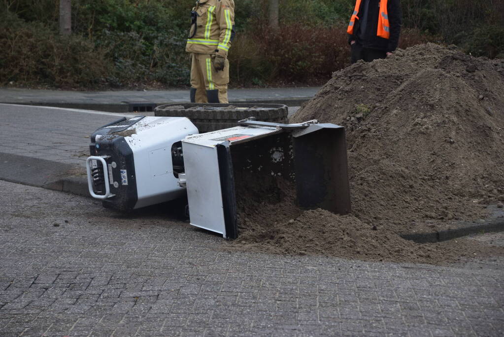 Brandweer ingezet voor rokende mini rupsdumper