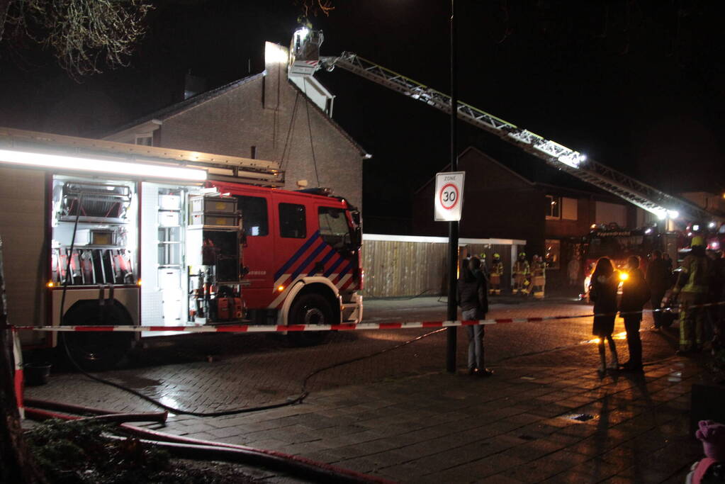 Felle schoorsteenbrand op dag dat schoorsteen geveegd is