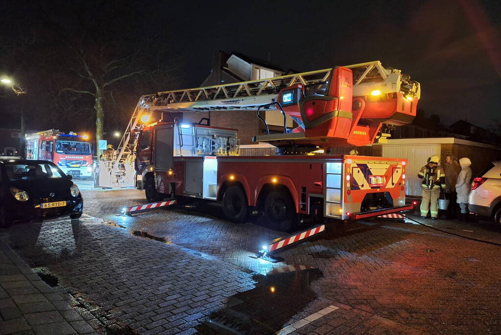 Felle schoorsteenbrand op dag dat schoorsteen geveegd is