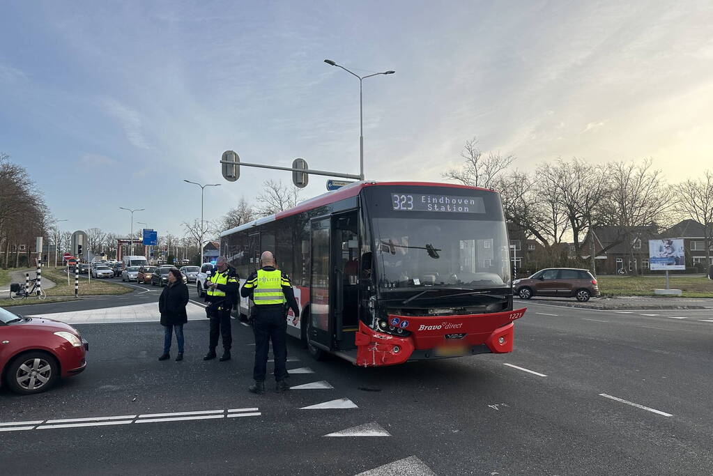 Gewonde bij ongeval tussen auto en lijnbus