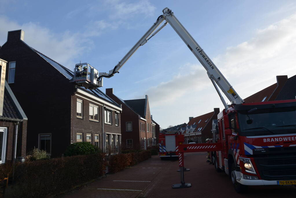 Hoogwerker brandweer ingezet bij stormschade