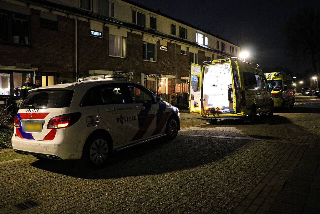 Traumahelikopter landt voor medische noodsituatie in huis