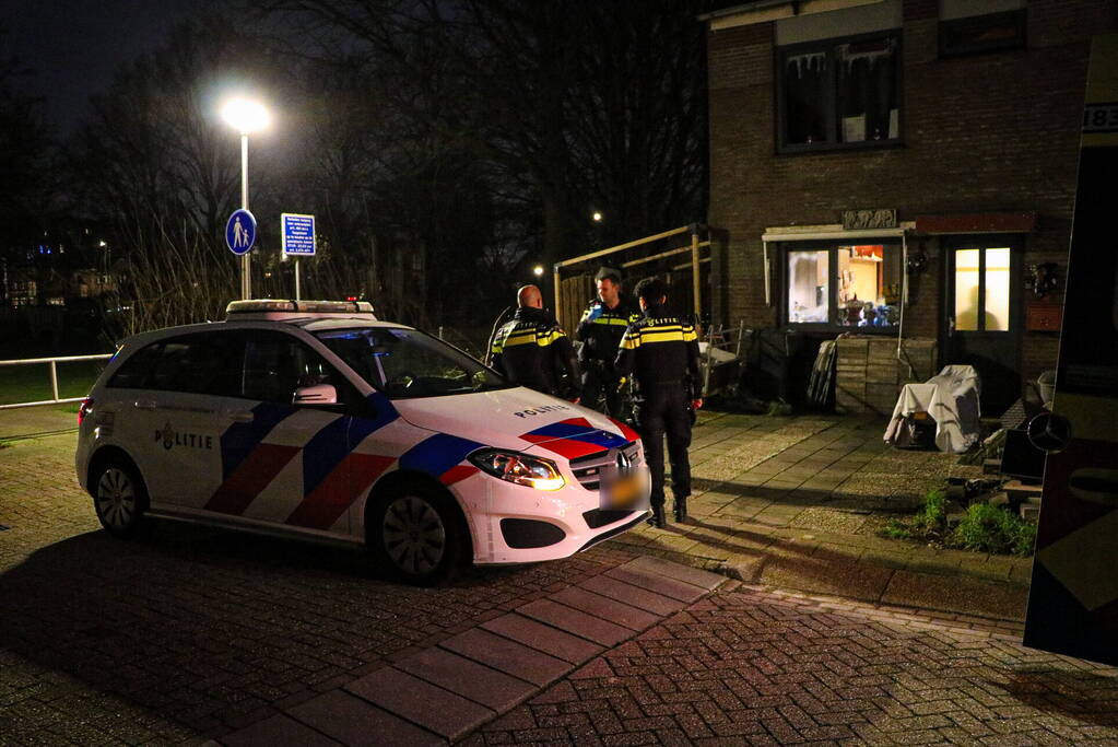 Traumahelikopter landt voor medische noodsituatie in huis