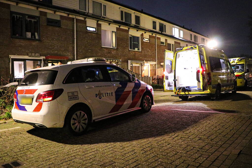 Traumahelikopter landt voor medische noodsituatie in huis