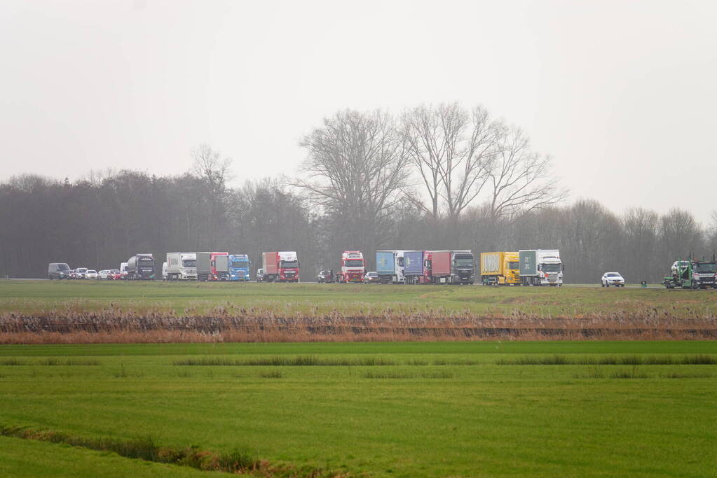 Meerdere aanrijdingen op N36 weg afgesloten