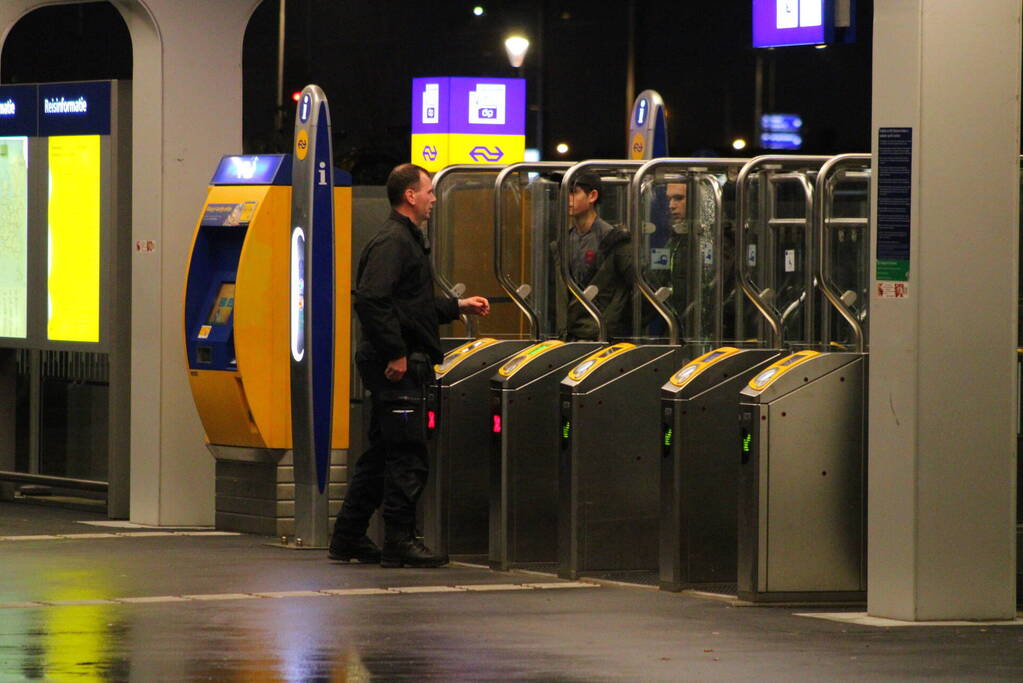 Politie lost schoten tijdens controle op treinstation