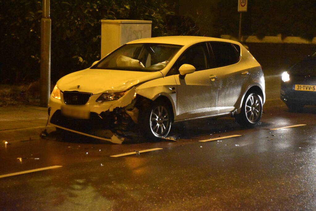 Personenauto's in botsing