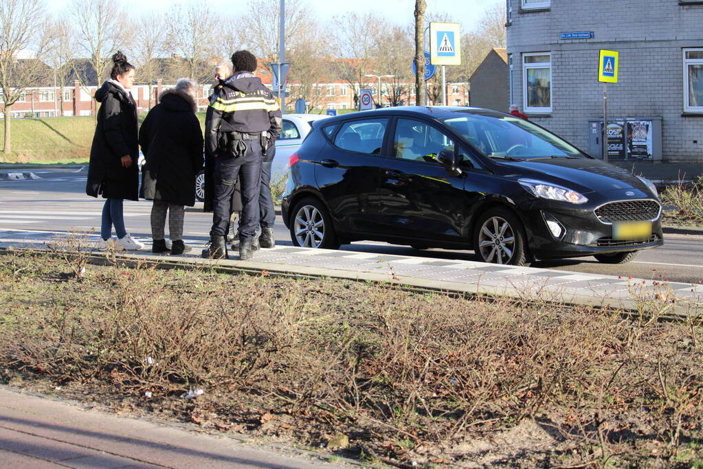 Scootmobiel aangereden door bestelbus