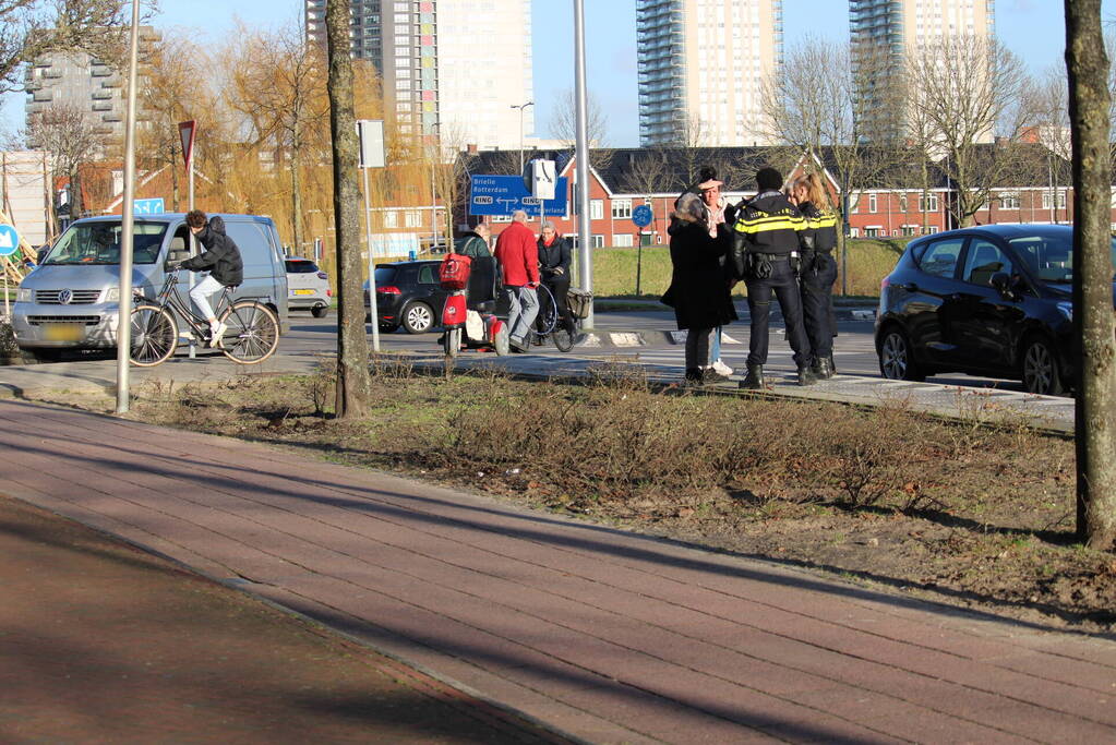 Scootmobiel aangereden door bestelbus