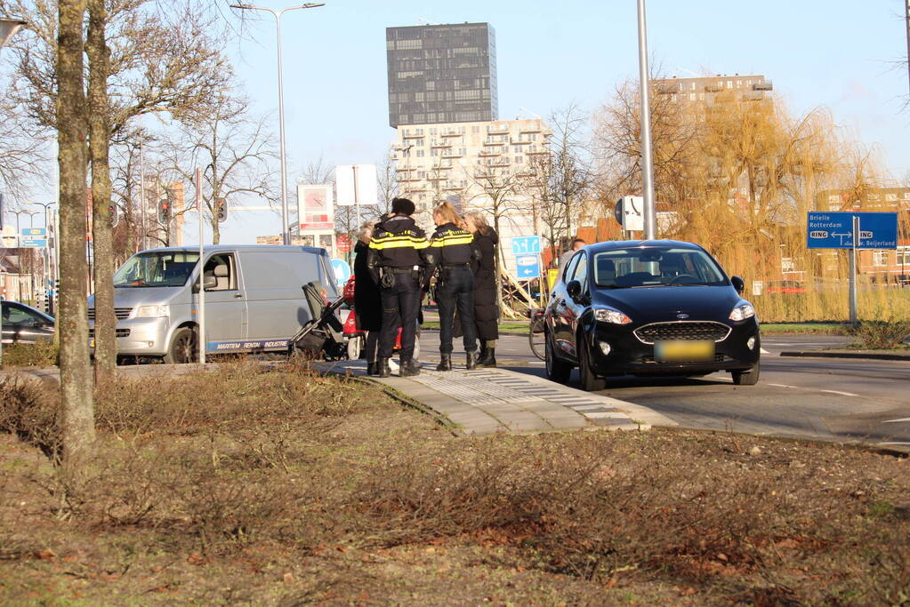 Scootmobiel aangereden door bestelbus