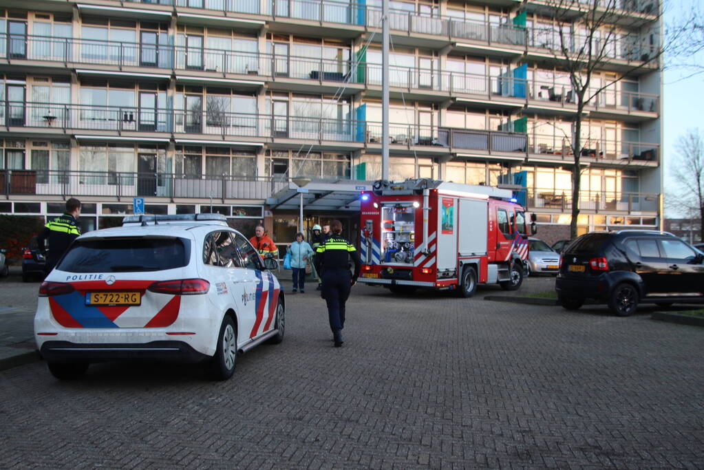 Bewoner behandeld na brand in flat